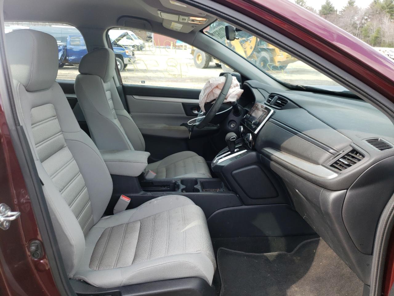 Photo 5 from auction – 2017 HONDA CR-V LX with VIN 7FARW5H38HE013405