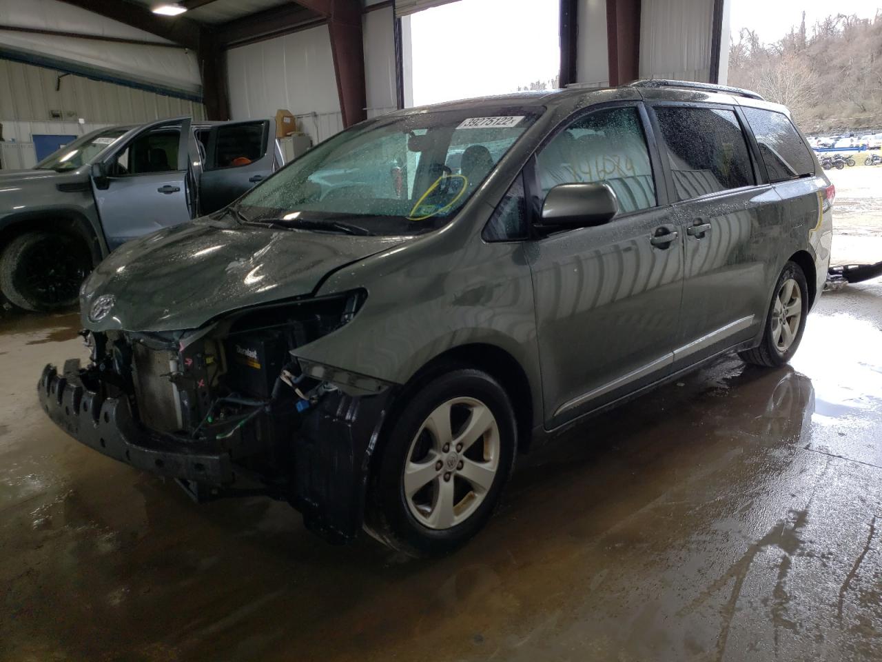 Photo 2 from auction – 2013 TOYOTA SIENNA LE with VIN 5TDKK3DC3DS394993