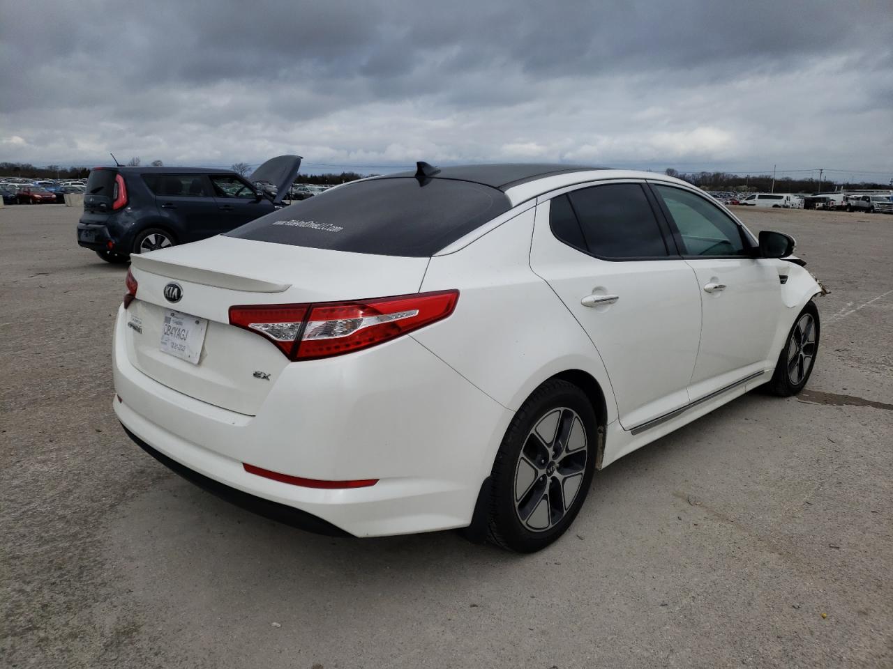 Photo 4 from auction – 2013 KIA OPTIMA HYB with VIN KNAGM4AD3D5058413