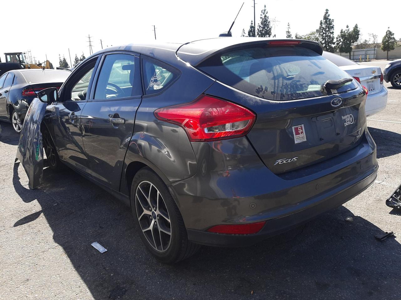 Photo 3 from auction – 2017 FORD FOCUS SEL with VIN 1FADP3M26HL303939