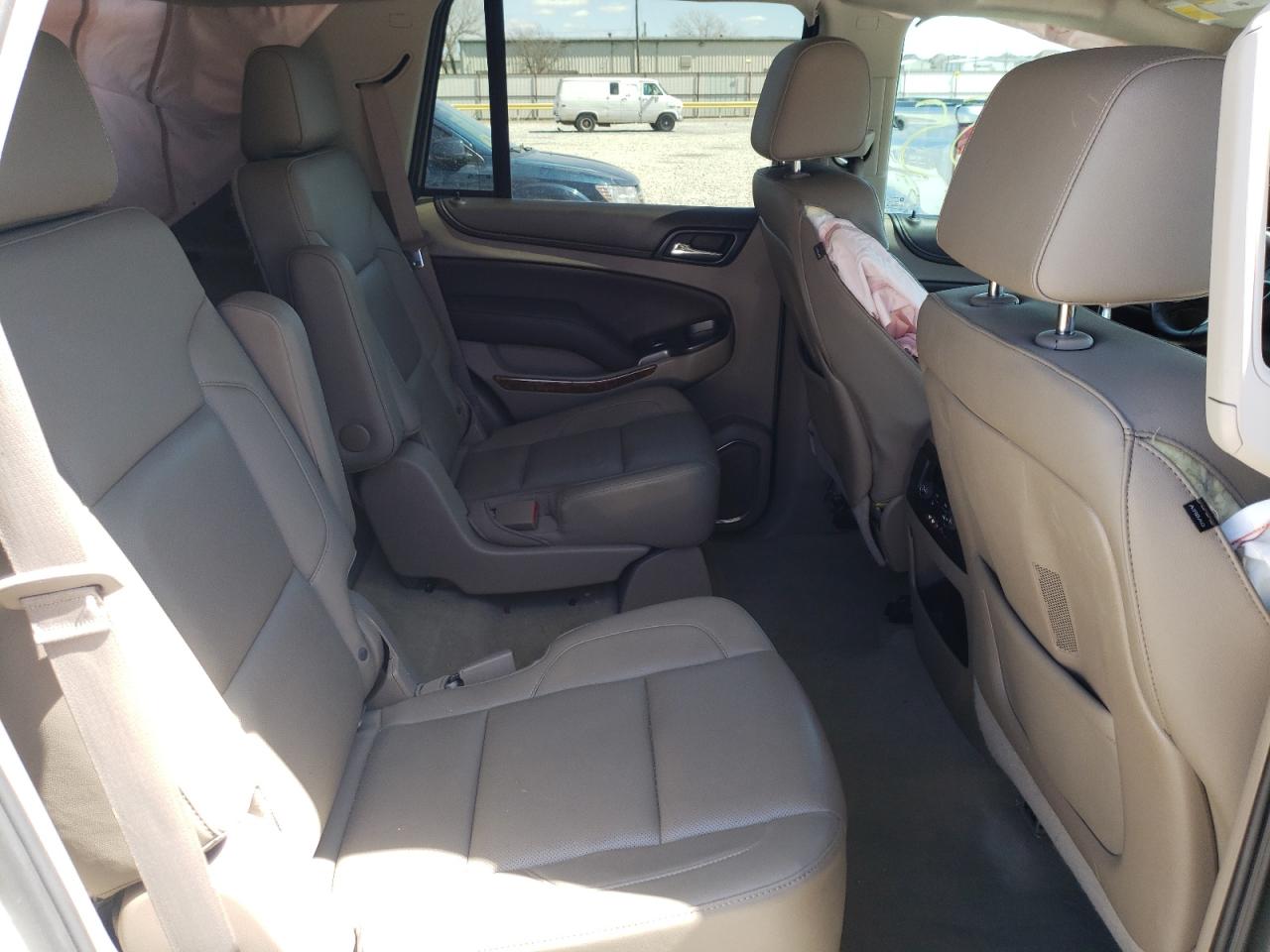 Photo 6 from auction – 2015 CHEVROLET TAHOE C150 with VIN 1GNSCCKC2FR720470