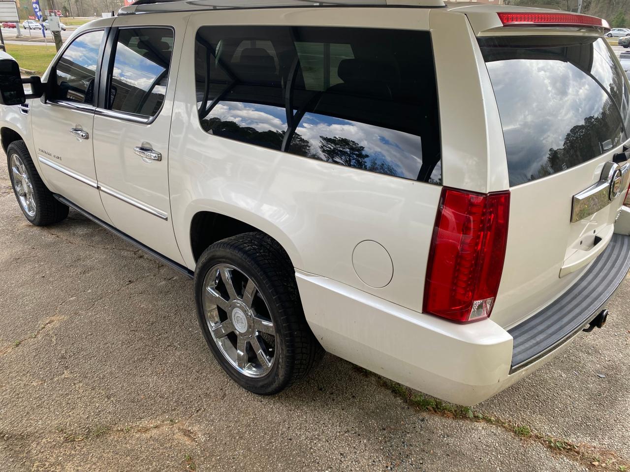 Photo 3 from auction – 2008 CADILLAC ESCALADE E with VIN 1GYFK66878R275600