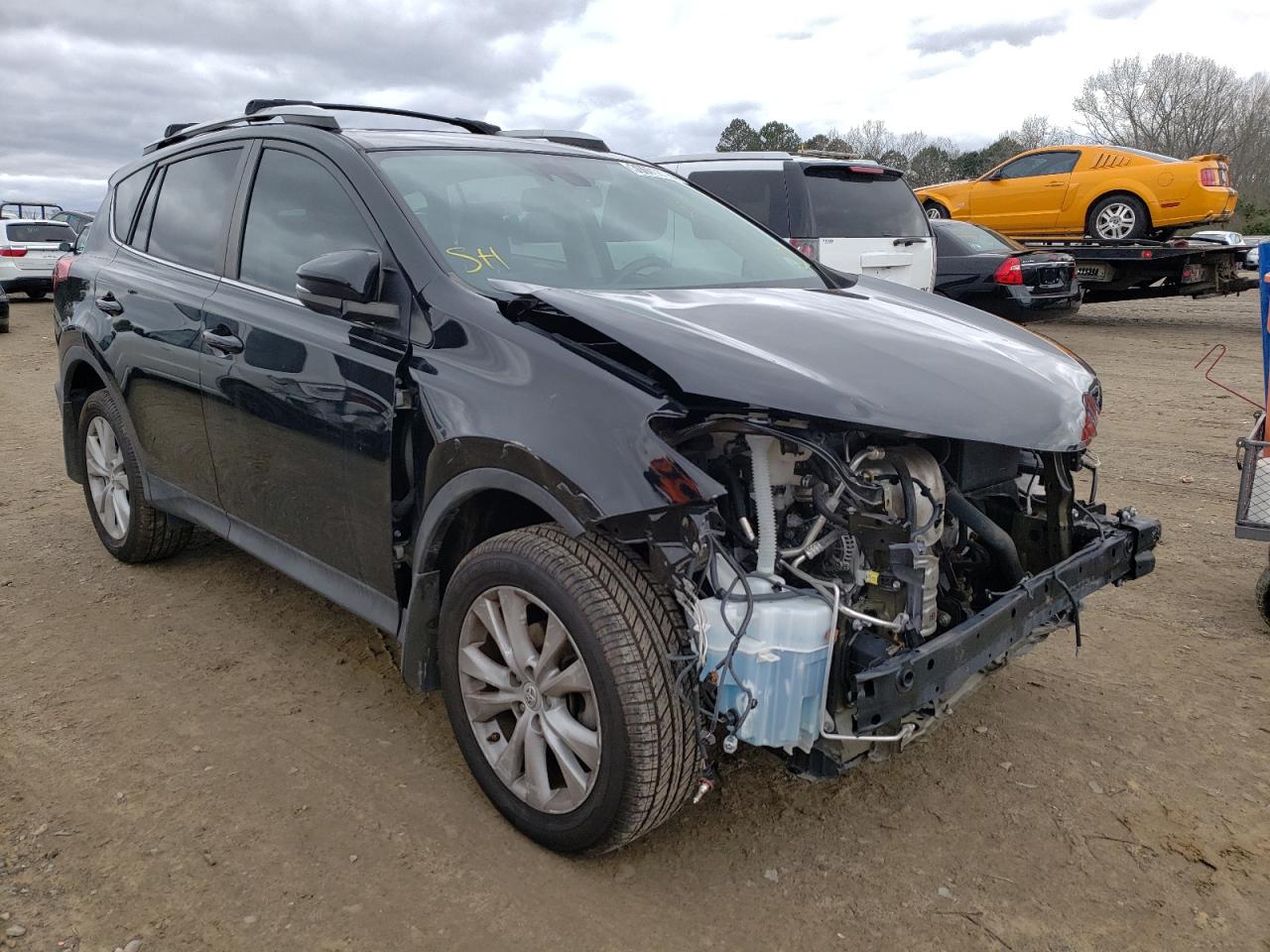 Photo 1 from auction – 2015 TOYOTA RAV4 LIMIT with VIN 2T3YFREV6FW229443