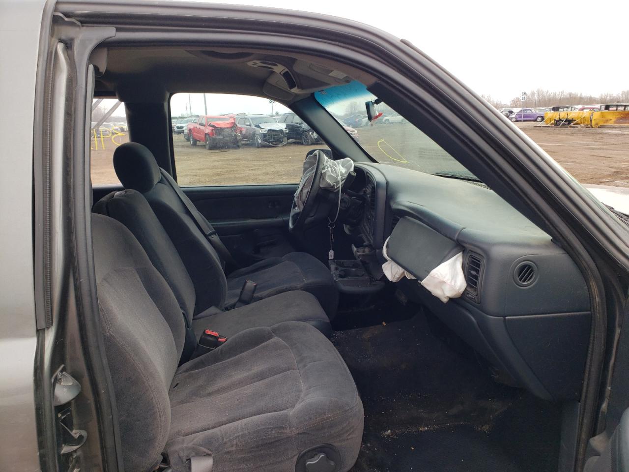 Photo 5 from auction – 2000 CHEVROLET SILVERADO with VIN 2GCEC19T3Y1393749