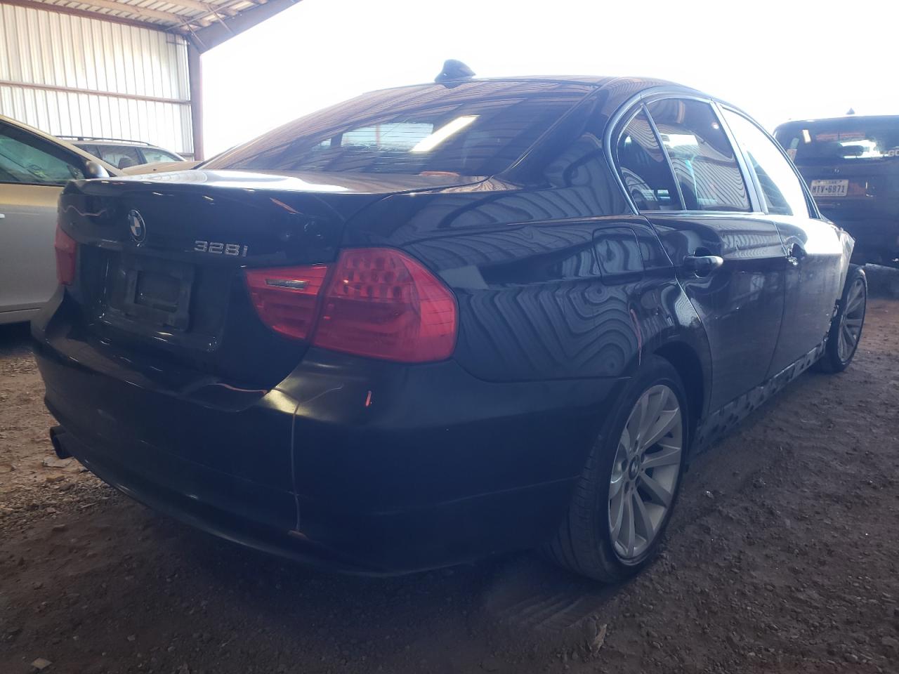 Photo 4 from auction – 2011 BMW 328 I with VIN WBAPH7G52BNM57655