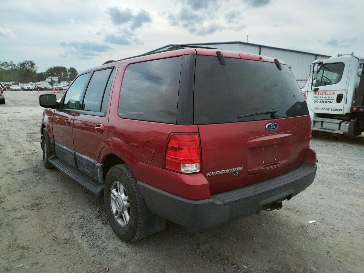 Photo 3 from auction – 2004 FORD EXPEDITION with VIN 1FMPU16W94LA84419