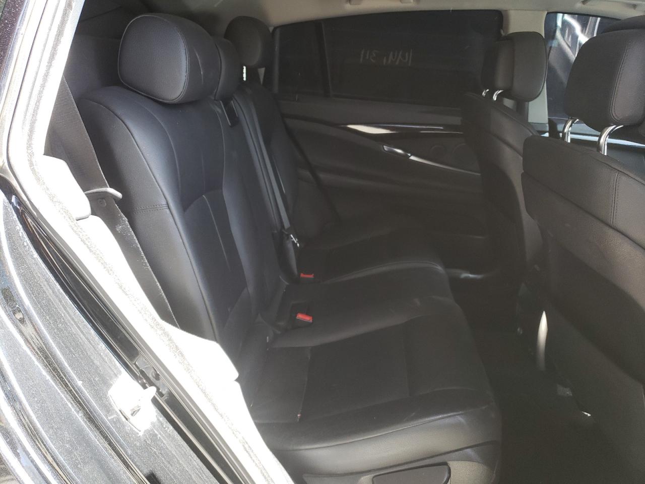 Photo 6 from auction – 2011 BMW 535 XIGT with VIN WBASP2C52BC337744