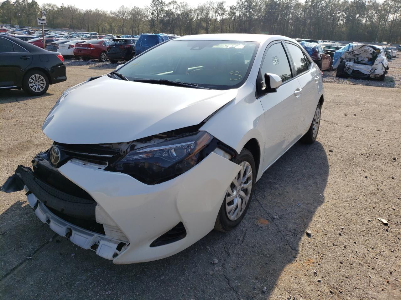 Photo 2 from auction – 2018 TOYOTA COROLLA L with VIN 5YFBURHE8JP841556