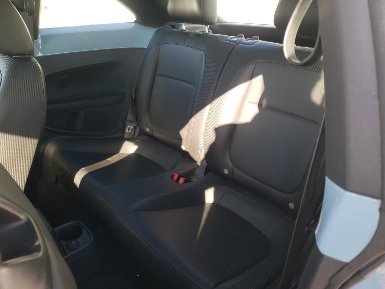 Photo 6 from auction – 2014 VOLKSWAGEN BEETLE with VIN 3VWJ17AT5EM659258
