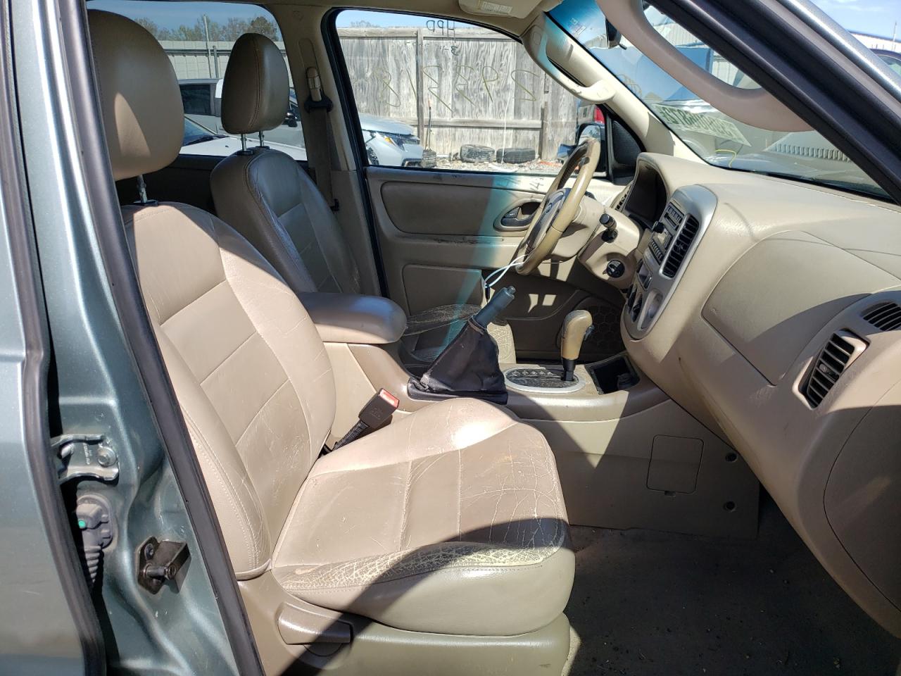 Photo 5 from auction – 2006 FORD ESCAPE XLT with VIN 1FMCU031X6KC04013
