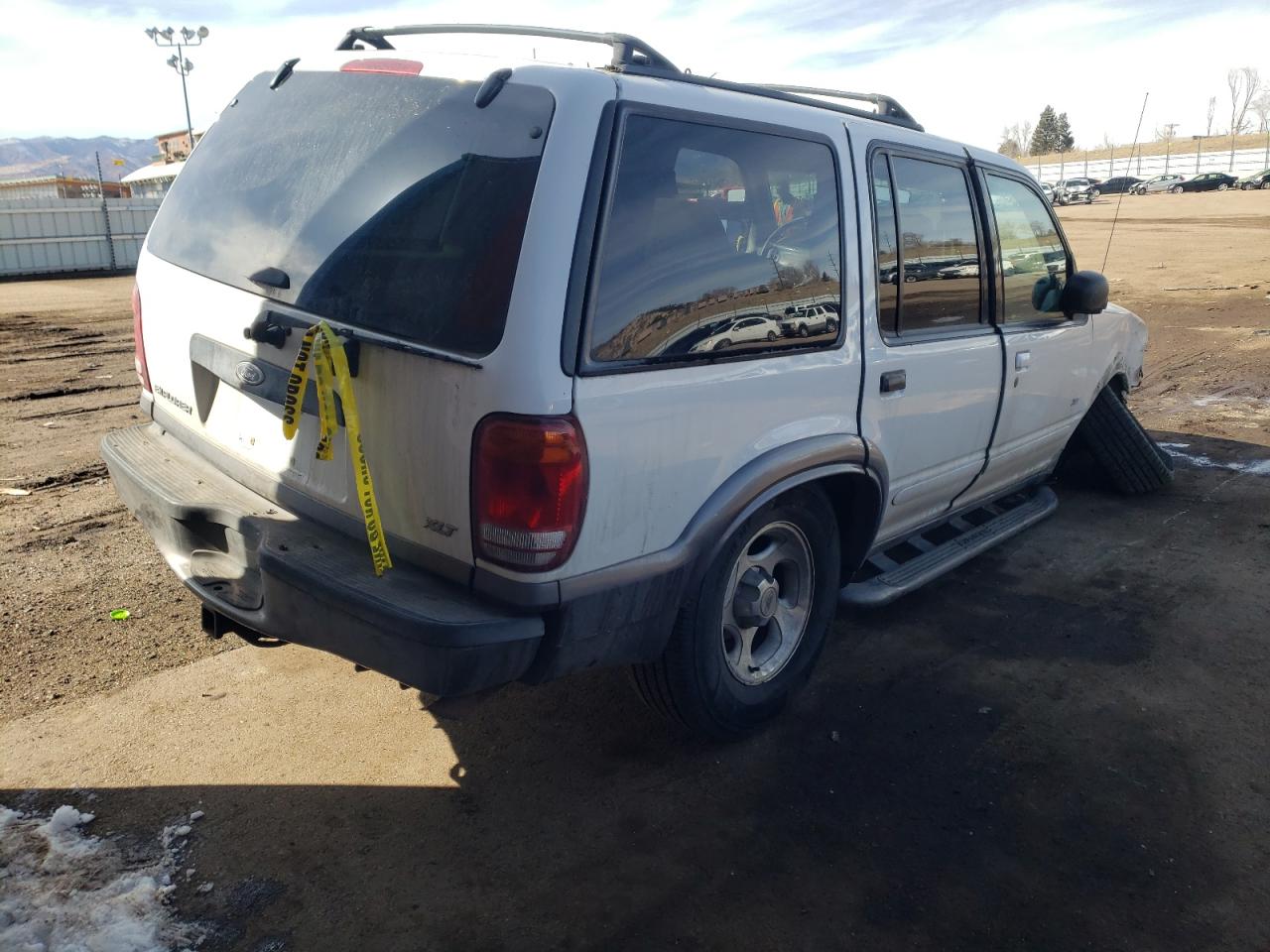 Photo 4 from auction – 2001 FORD EXPLORER X with VIN 1FMZU63E81ZA85619