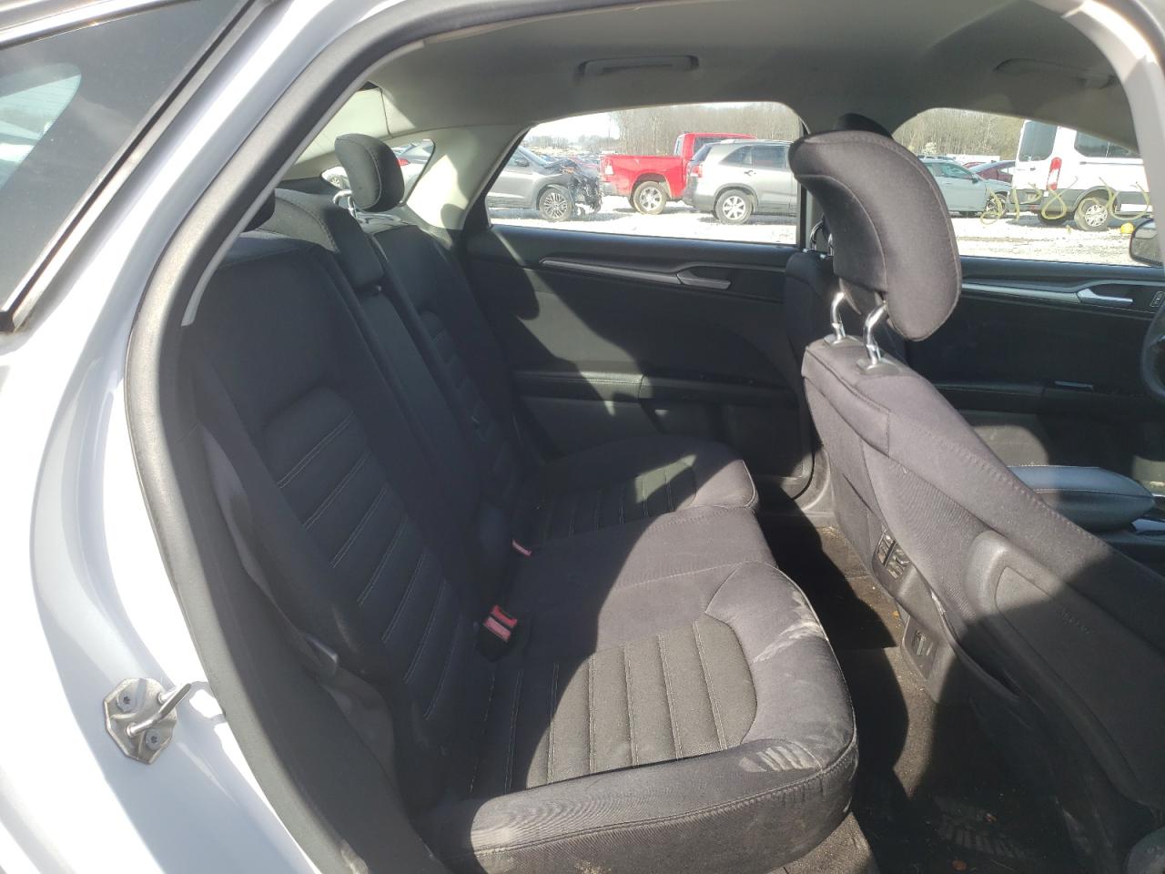 Photo 6 from auction – 2015 FORD FUSION SE with VIN 3FA6P0H71FR138720