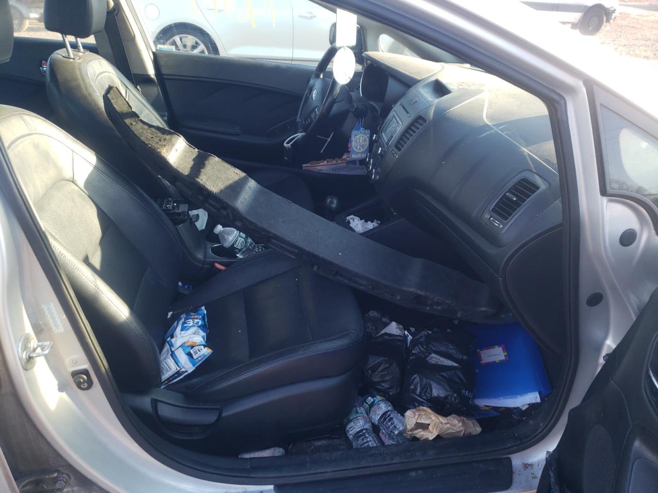 Foto 5 de la subasta – 2015 KIA FORTE EX con VIN KNAFX5A84F5313701