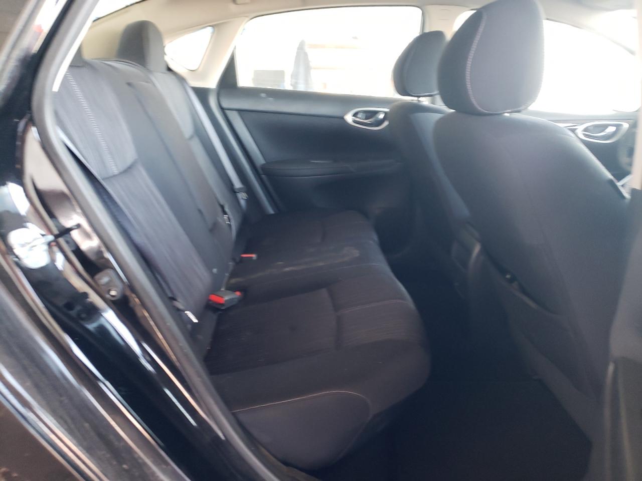 Photo 6 from auction – 2017 NISSAN SENTRA S with VIN 3N1AB7AP5HL650429