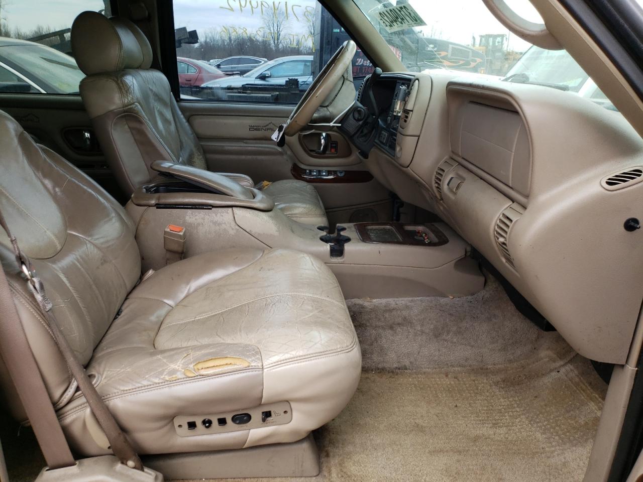 Photo 5 from auction – 2000 GMC DENALI with VIN 1GKEK63R8YR178974