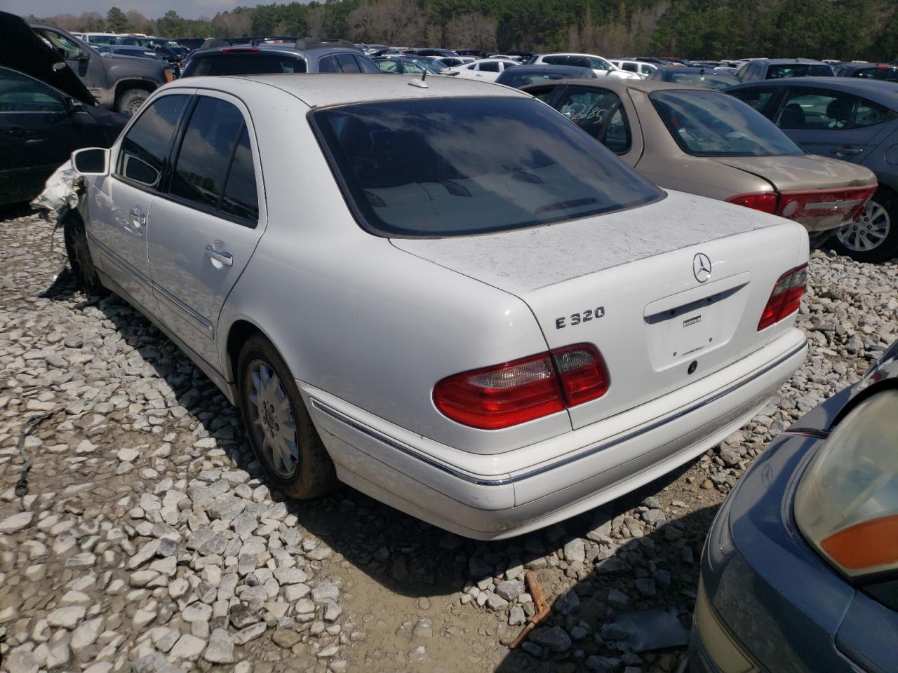 Photo 3 from auction – 2001 MERCEDES-BENZ E 320 with VIN WDBJF65J91B183135