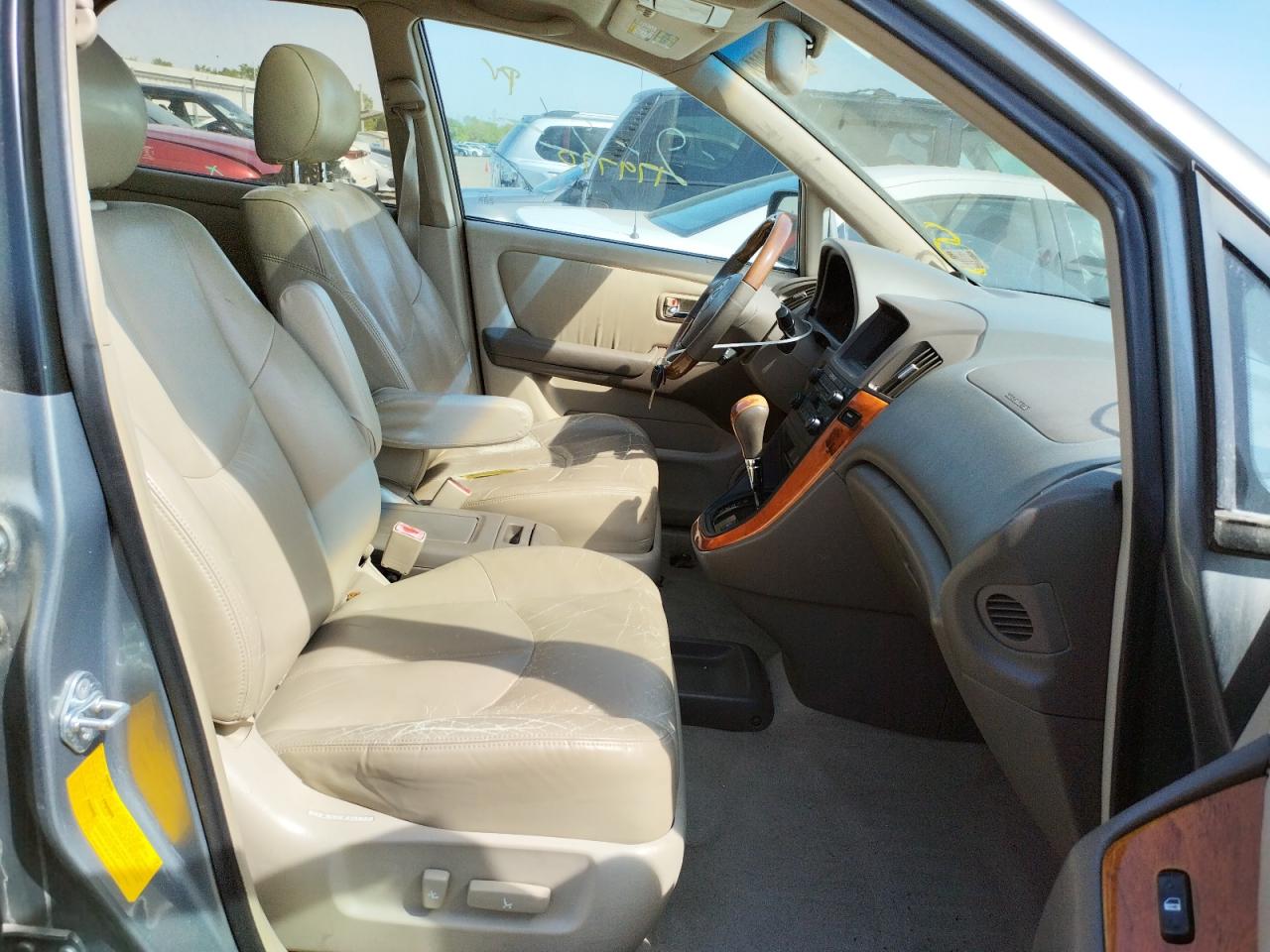 Photo 5 from auction – 2001 LEXUS RX 300 with VIN JTJGF10U410108545