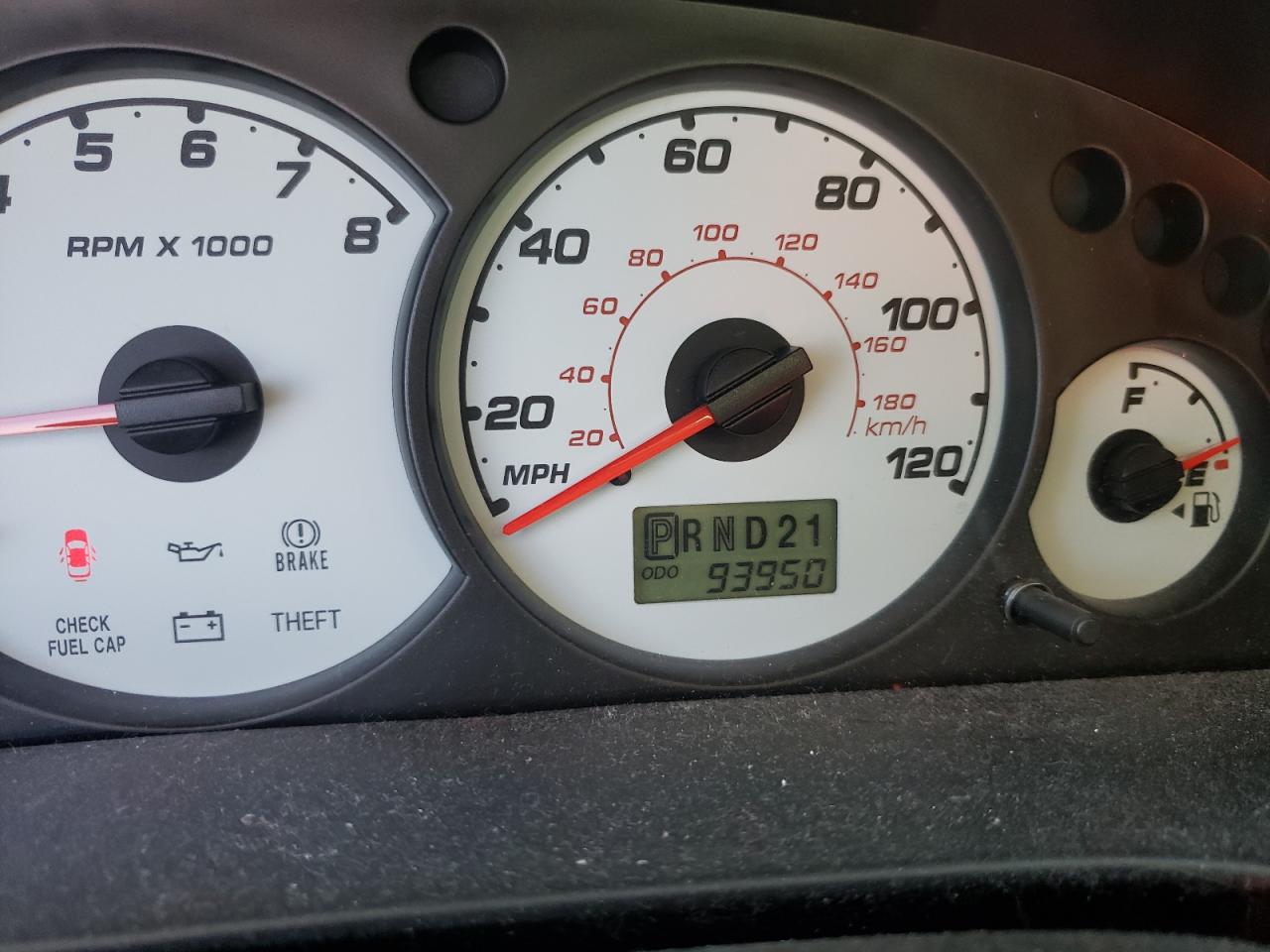 Photo 8 from auction – 2004 FORD ESCAPE XLT with VIN 1FMYU03184KB19657
