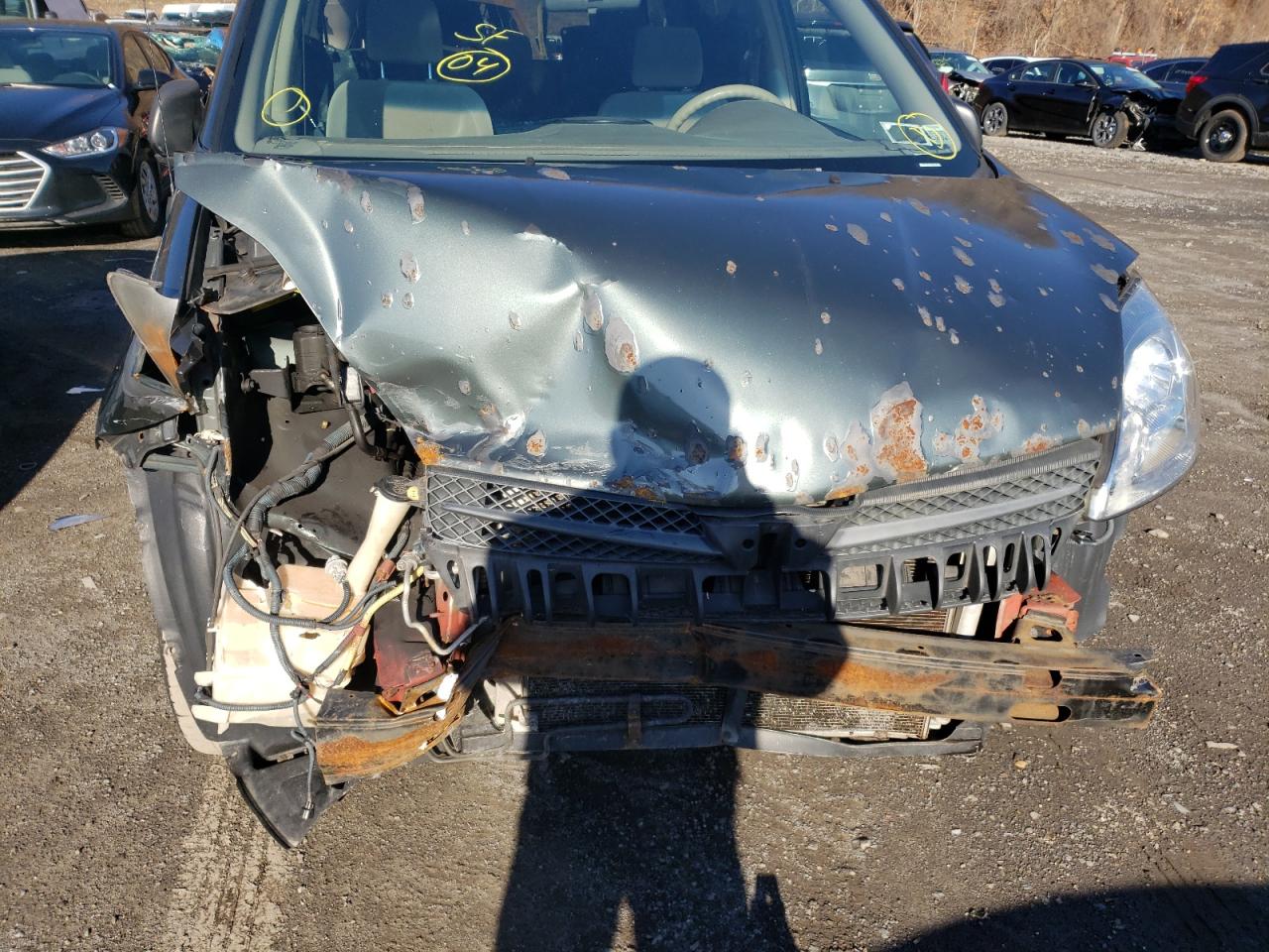 Photo 9 from auction – 2004 TOYOTA SIENNA with VIN 5TDZA23CX4S152067
