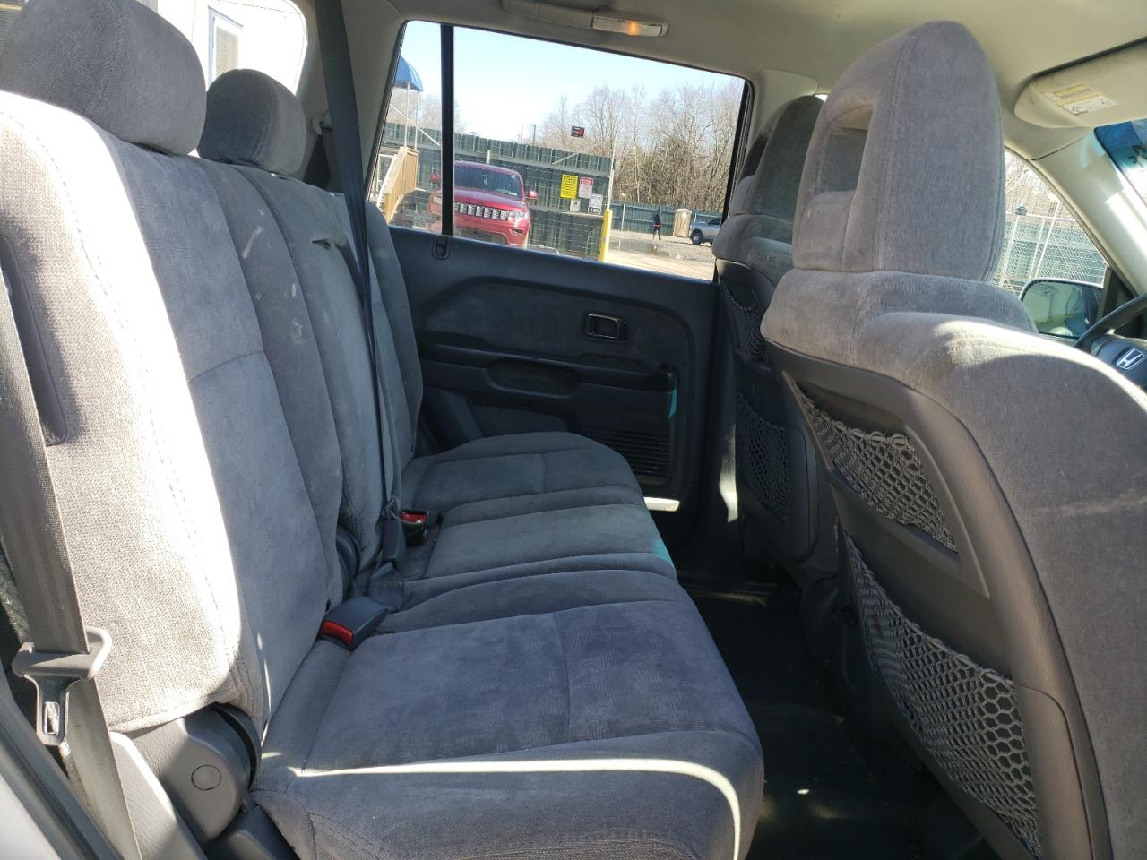 Photo 6 from auction – 2005 HONDA PILOT with VIN 5FNYF18465B066740