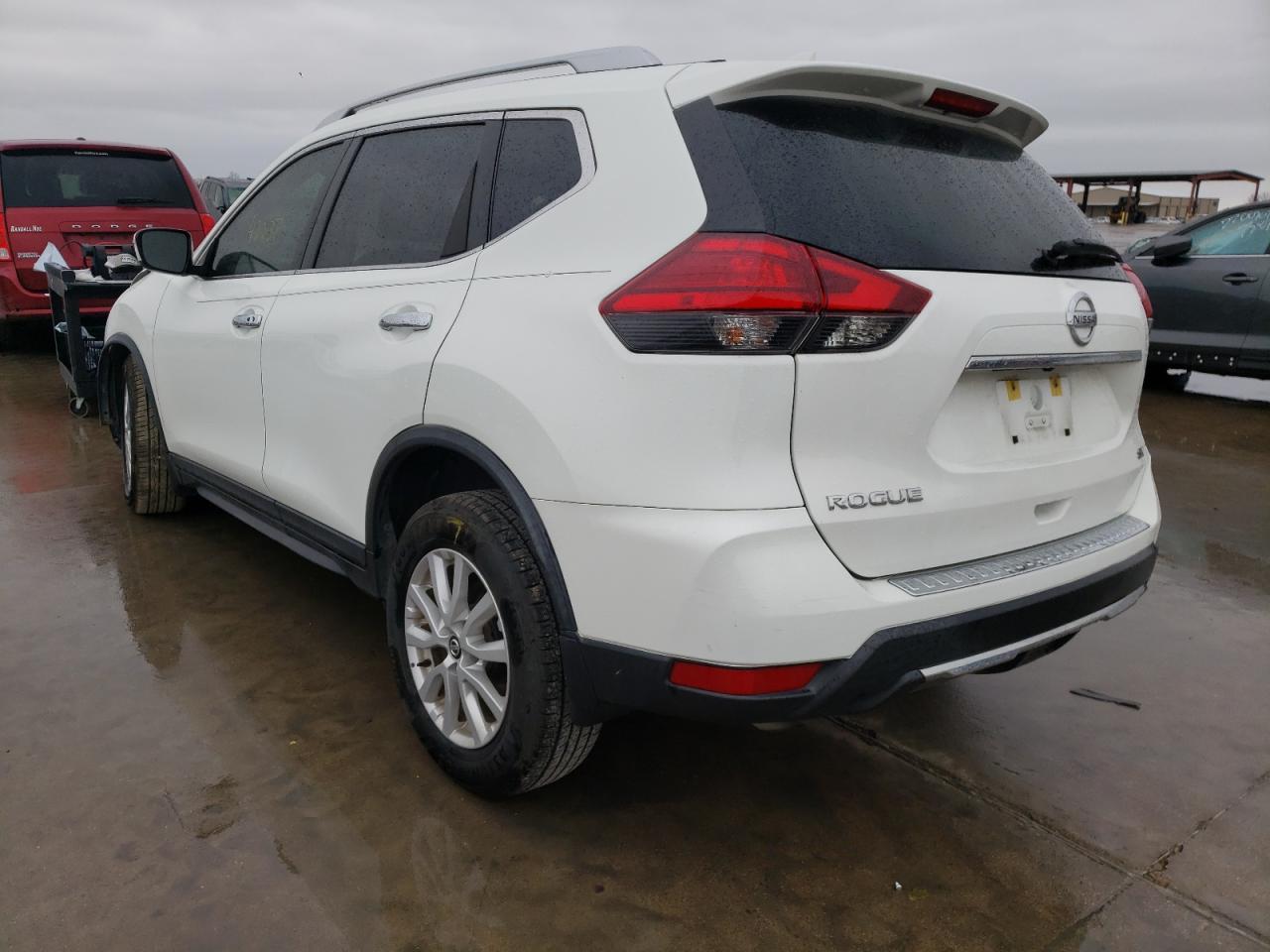 Photo 3 from auction – 2017 NISSAN ROGUE S with VIN KNMAT2MT6HP591868