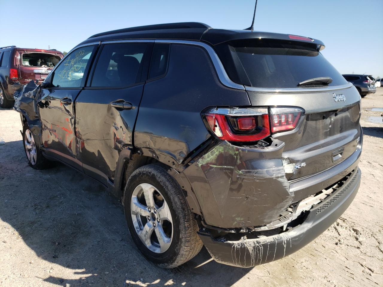 Photo 3 from auction – 2018 JEEP COMPASS LA with VIN 3C4NJDBB5JT256194