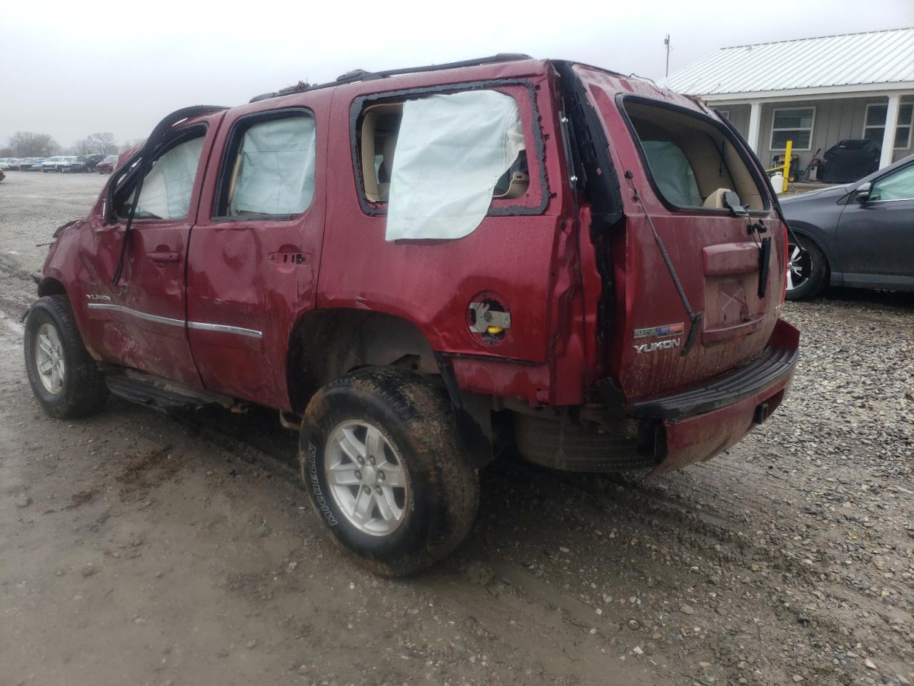 Photo 3 from auction – 2011 GMC YUKON SLE with VIN 1GKS2AE02BR144928