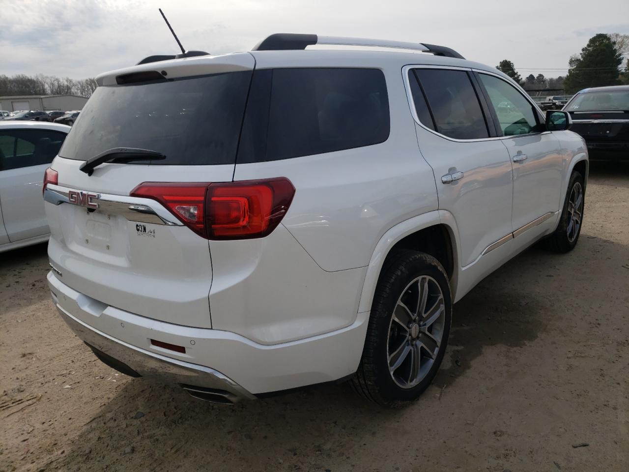 Photo 4 from auction – 2017 GMC ACADIA DEN with VIN 1GKKNPLS7HZ127212