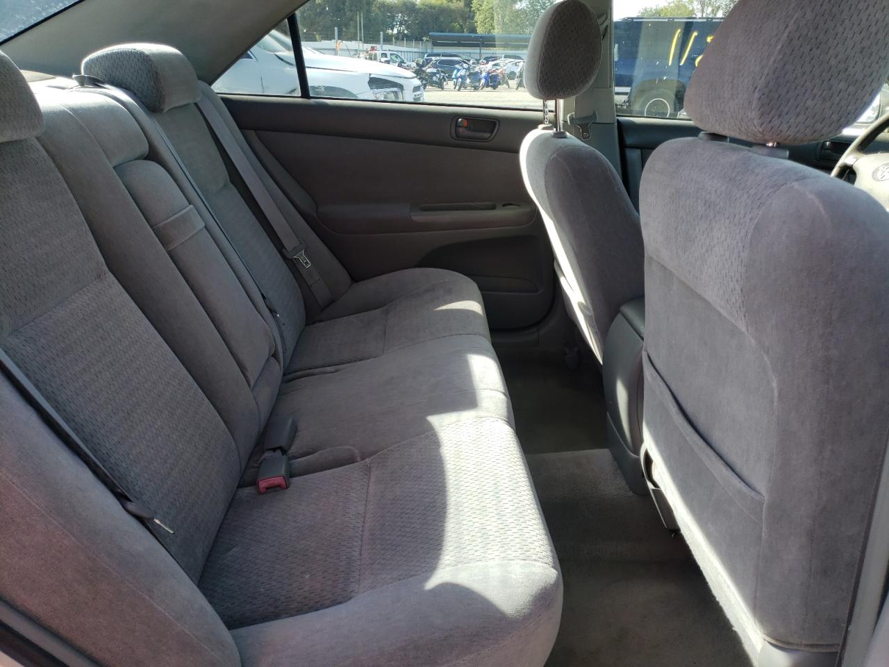Photo 6 from auction – 2003 TOYOTA CAMARY with VIN JTDBE32K230232162