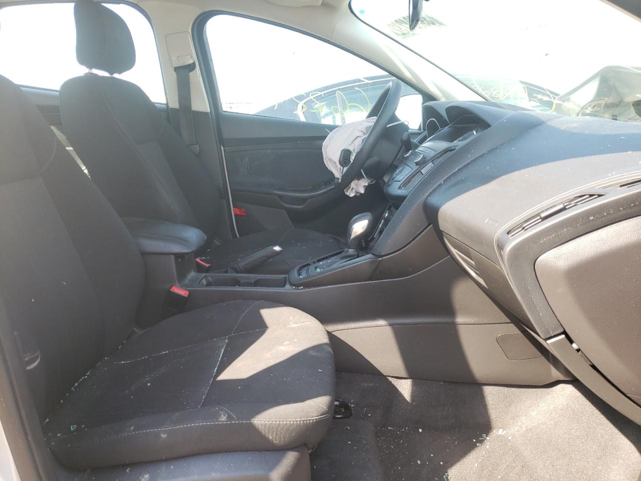 Foto 5 de la subasta – 2018 FORD FOCUS SE con VIN 1FADP3F28JL309194