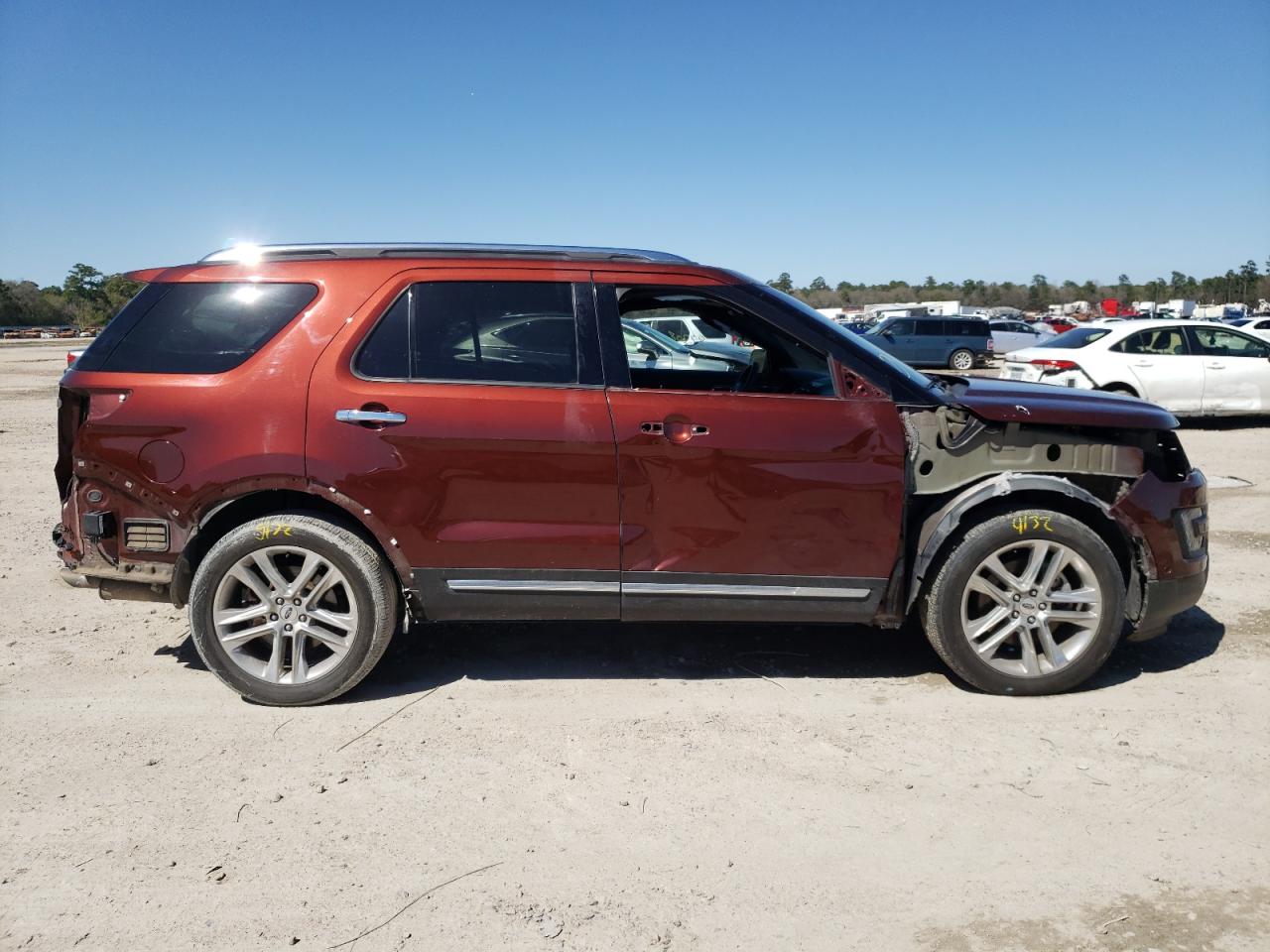 Фото 9 с аукциона – 2016 FORD EXPLORER L с VIN 1FM5K7F87GGA07014