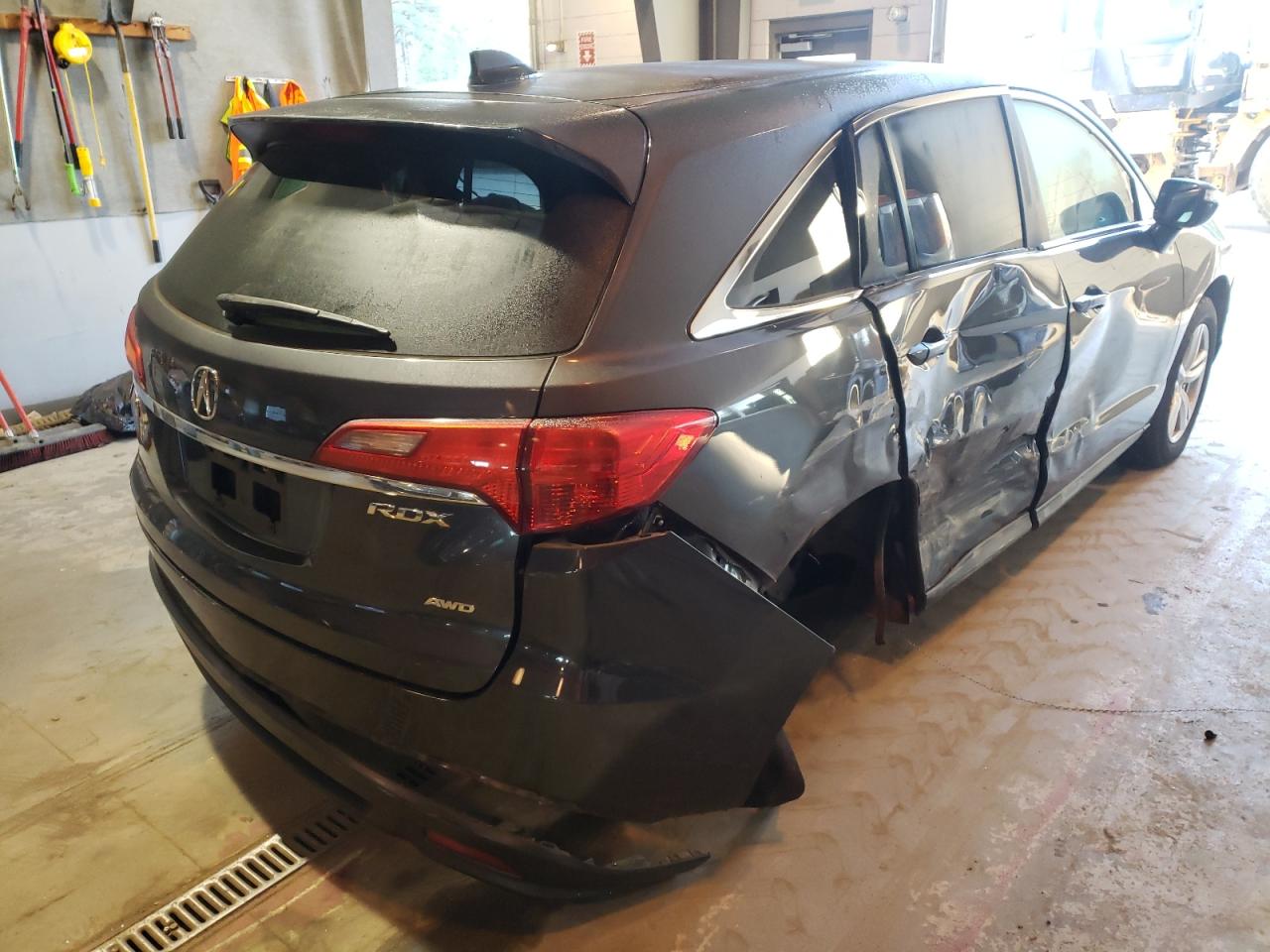 Photo 4 from auction – 2015 ACURA RDX TECHNO with VIN 5J8TB4H50FL021616