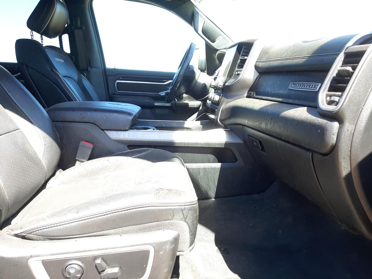 Photo 5 from auction – 2020 RAM 1500 LARAM with VIN 1C6SRFJT2LN151219