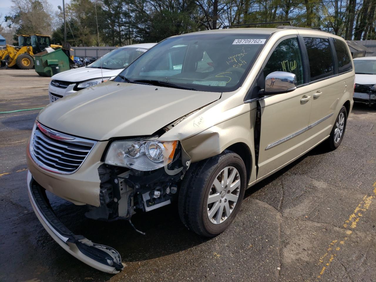 Photo 2 from auction – 2011 CHRYSLER TOWN & COU with VIN 2A4RR8DG4BR659446