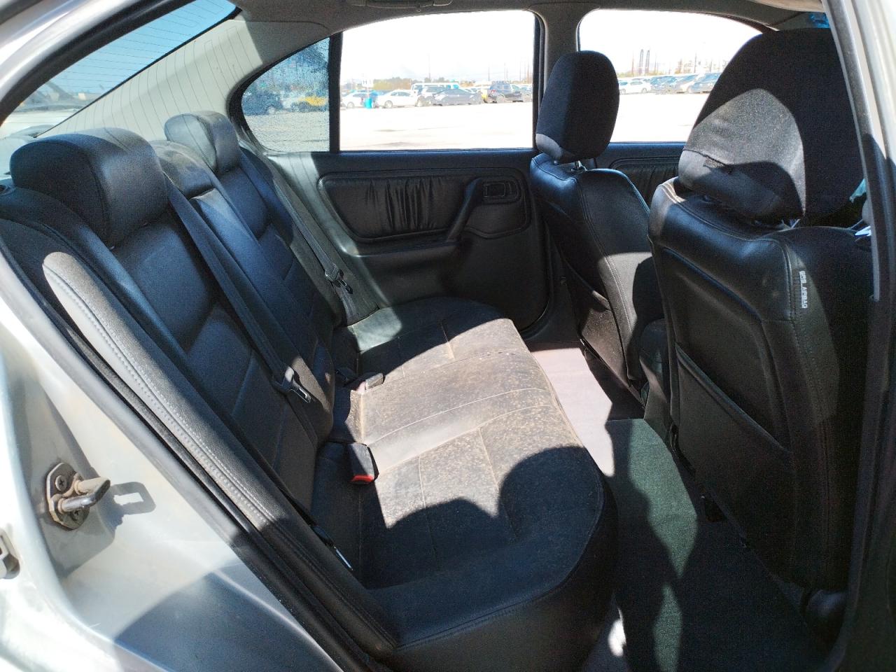 Photo 6 from auction – 2001 INFINITI G20 with VIN JNKCP11A61T406739