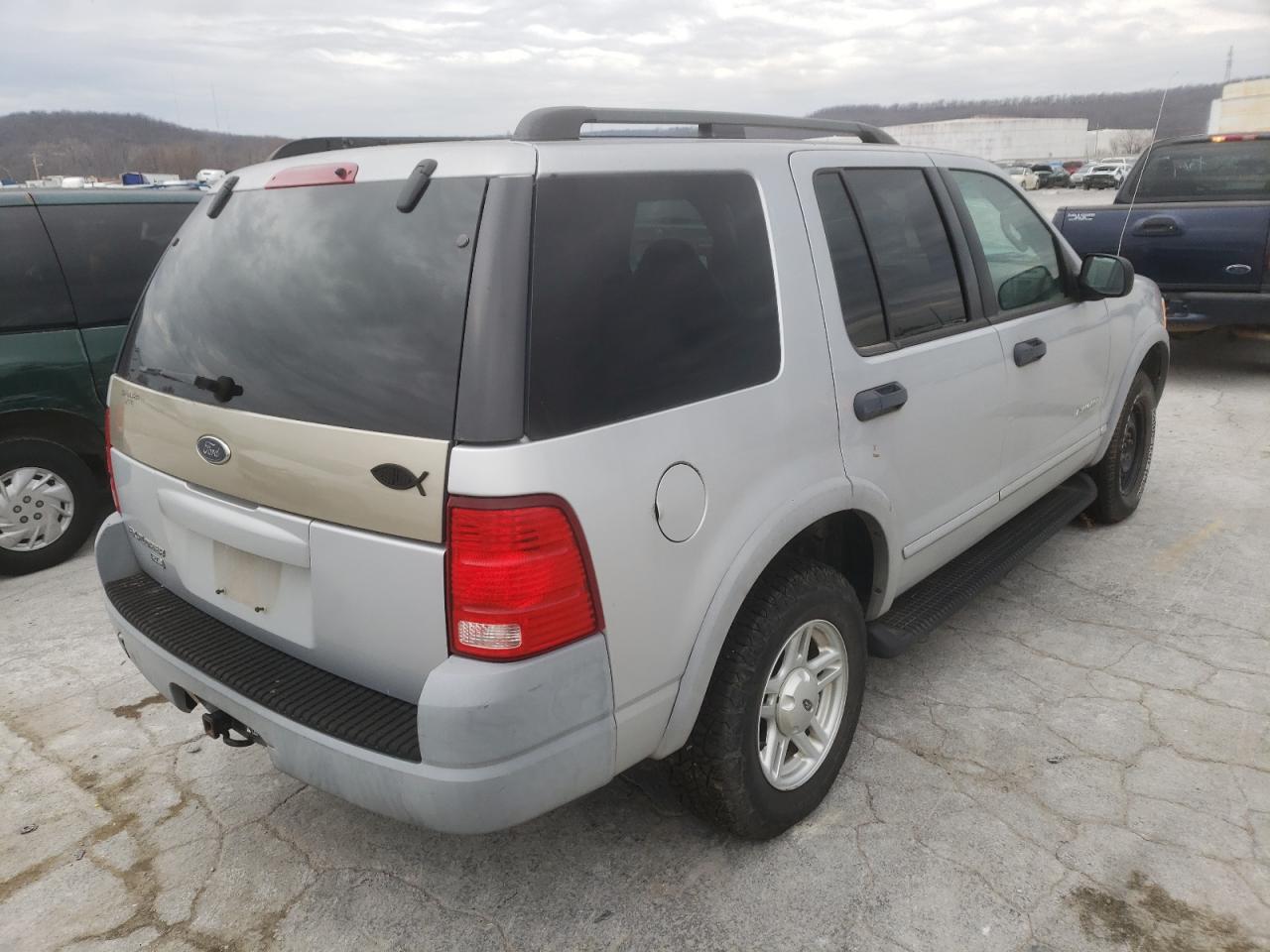 Photo 4 from auction – 2002 FORD EXPLORER X with VIN 1FMZU62E62UB11618
