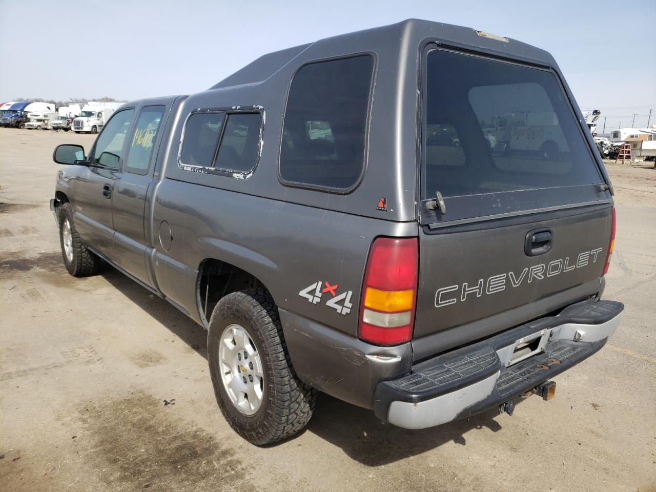Photo 3 from auction – 2000 CHEVROLET SILVERADO with VIN 2GCEK19V0Y1302506
