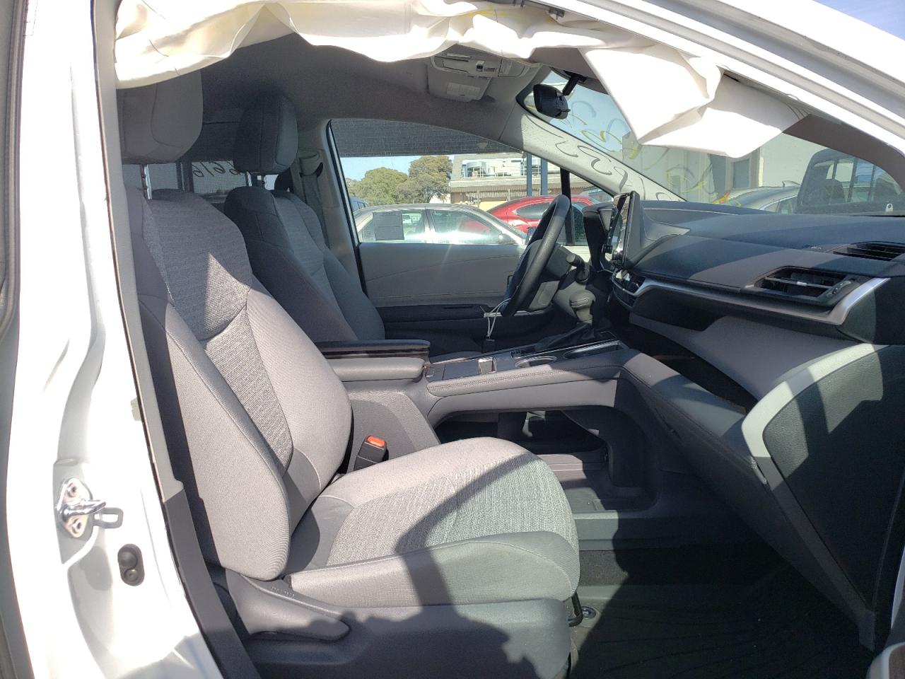 Photo 5 from auction – 2021 TOYOTA SIENNA LE with VIN 5TDKRKEC2MS065190