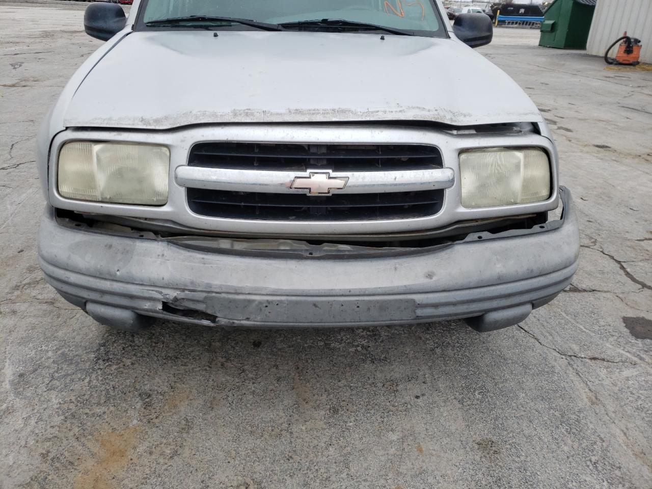 Photo 9 from auction – 2001 CHEVROLET TRACKER with VIN 2CNBE13C516919356