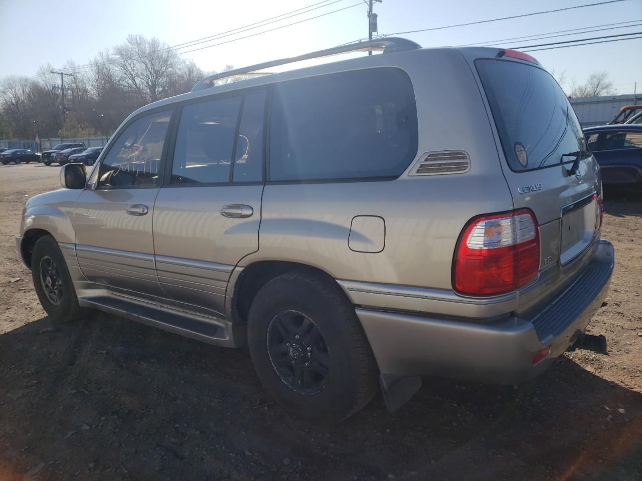 Photo 3 from auction – 2001 LEXUS LX 470 with VIN JTJHT00W813504114