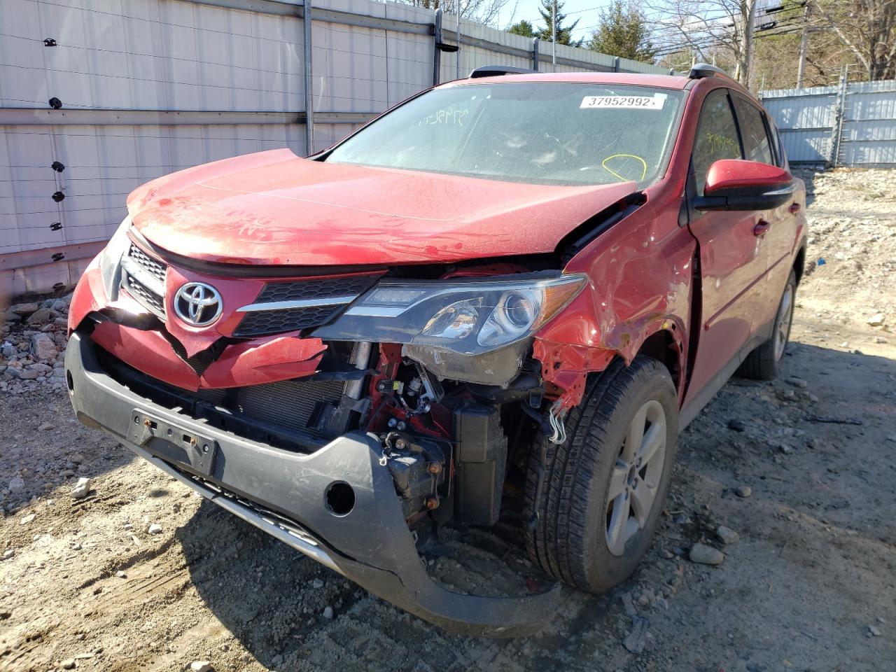Photo 2 from auction – 2015 TOYOTA RAV4 XLE with VIN 2T3RFREV0FW312225