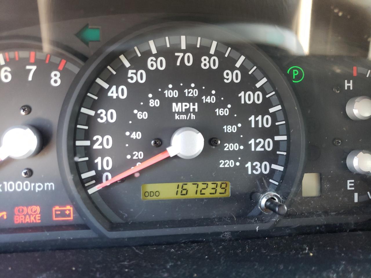 Photo 8 from auction – 2005 KIA SORENTO EX with VIN KNDJD733655420959