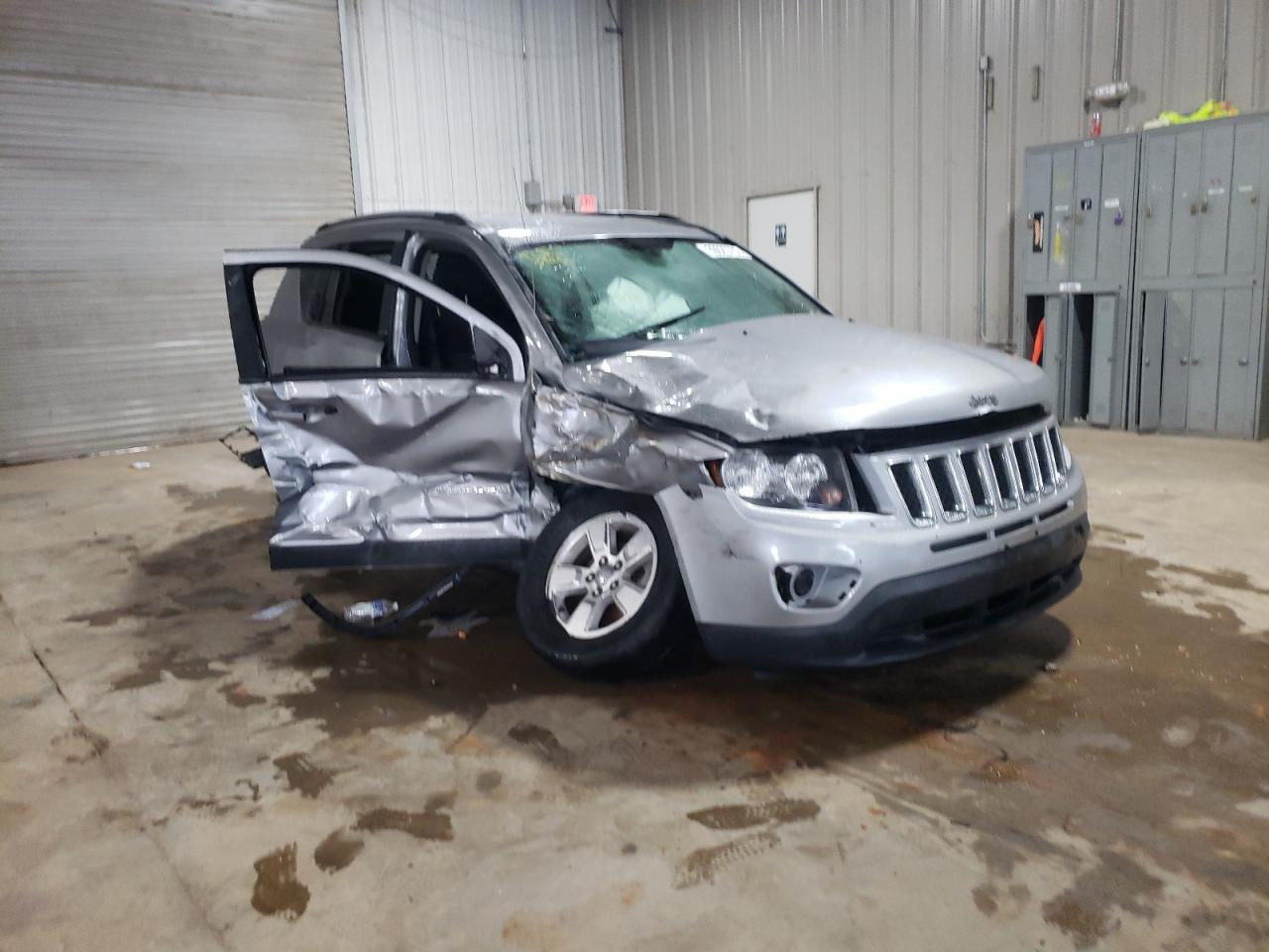 JEEP COMPASS SP 2015 with VIN 1C4NJCBA6FD235644 - Photo from auction