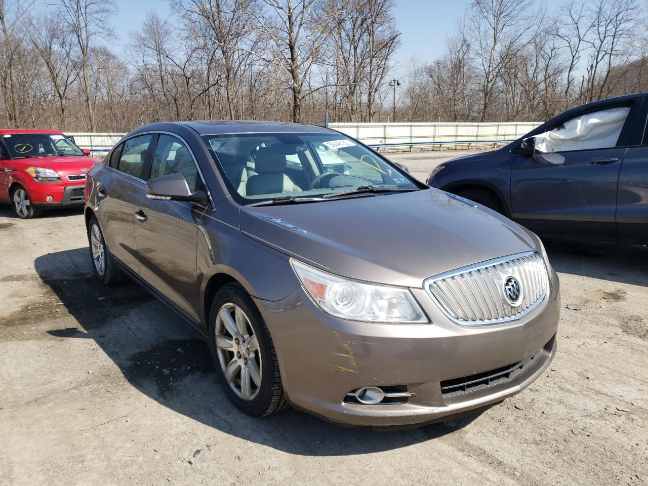 BUICK LACROSSE 2011 with VIN 1G4GC5ED3BF201370 - Photo from auction