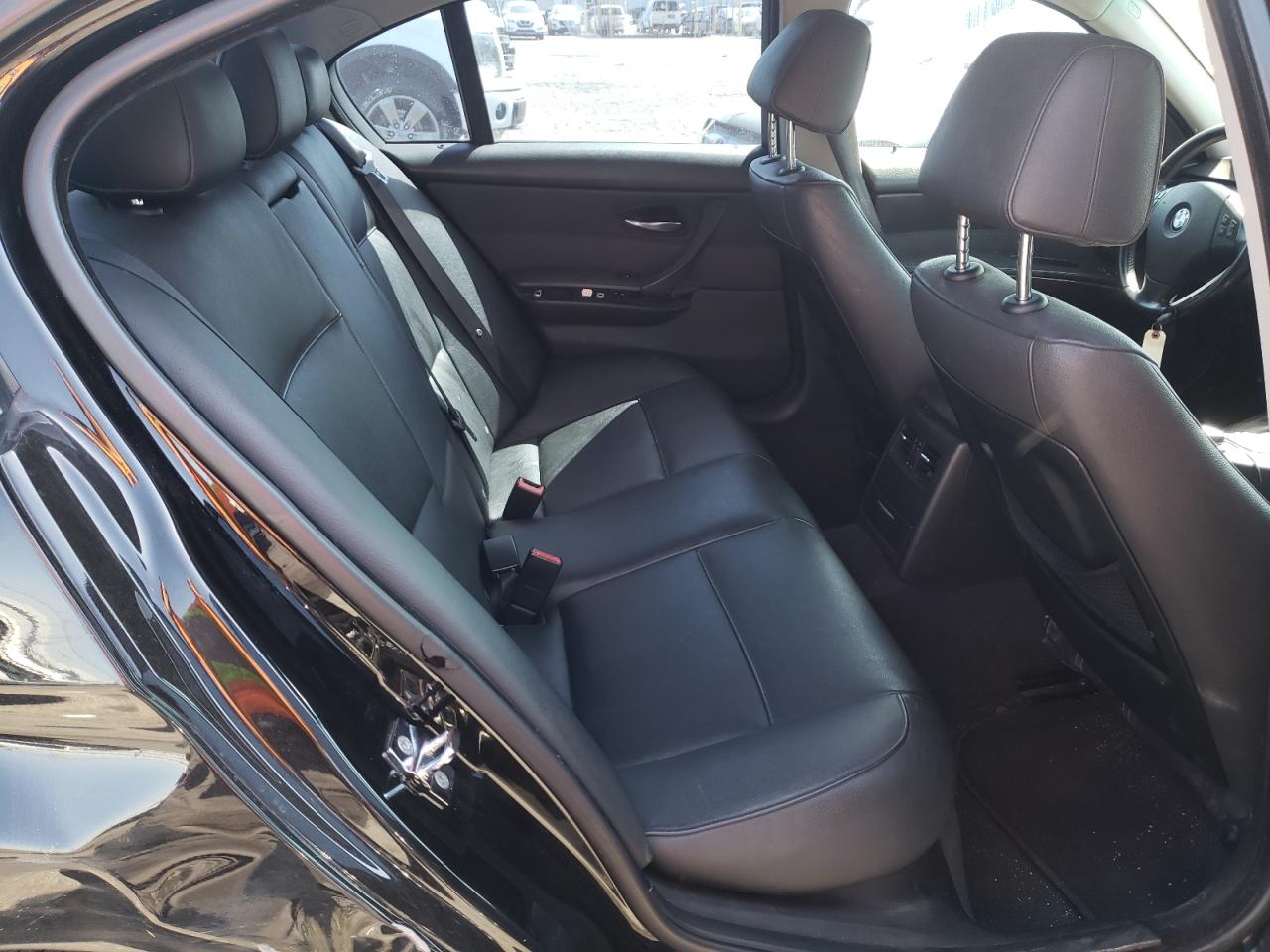 Photo 6 from auction – 2007 BMW 328 I with VIN WBAVA37527NL13275
