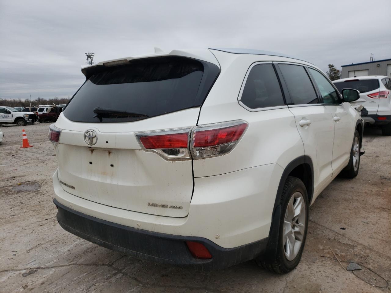 Photo 4 from auction – 2014 TOYOTA HIGHLANDER with VIN 5TDDKRFH2ES036676