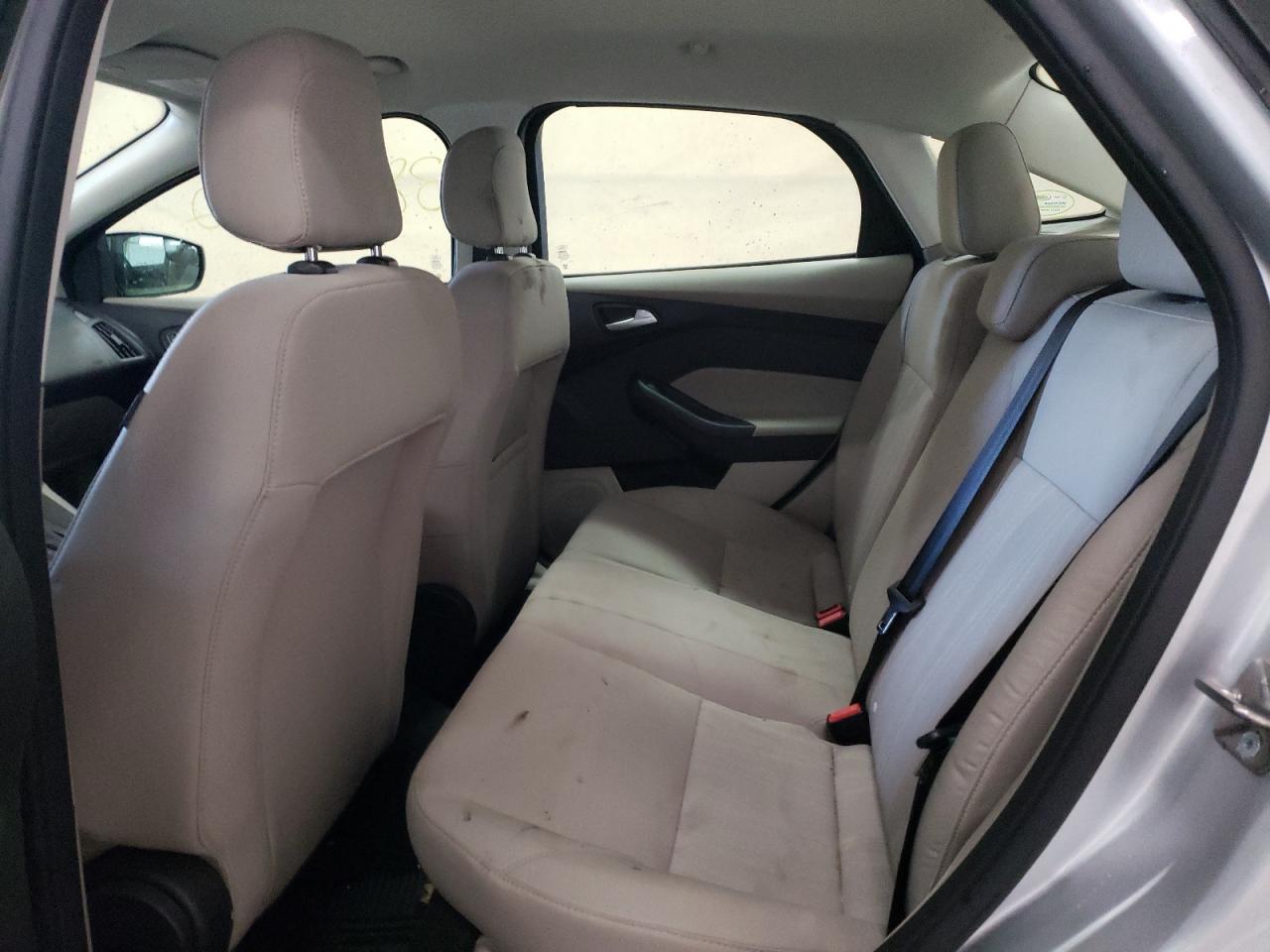 Photo 6 from auction – 2018 FORD FOCUS SE with VIN 1FADP3F27JL231829