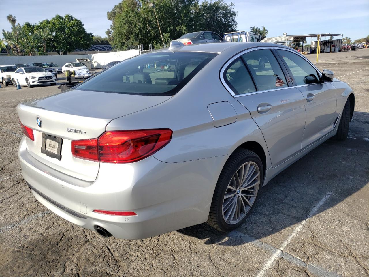 Photo 4 from auction – 2020 BMW 530E with VIN WBAJA9C07LCD47491