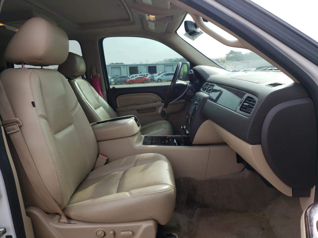Photo 5 from auction – 2013 GMC YUKON DENA with VIN 1GKS2EEF6DR213473