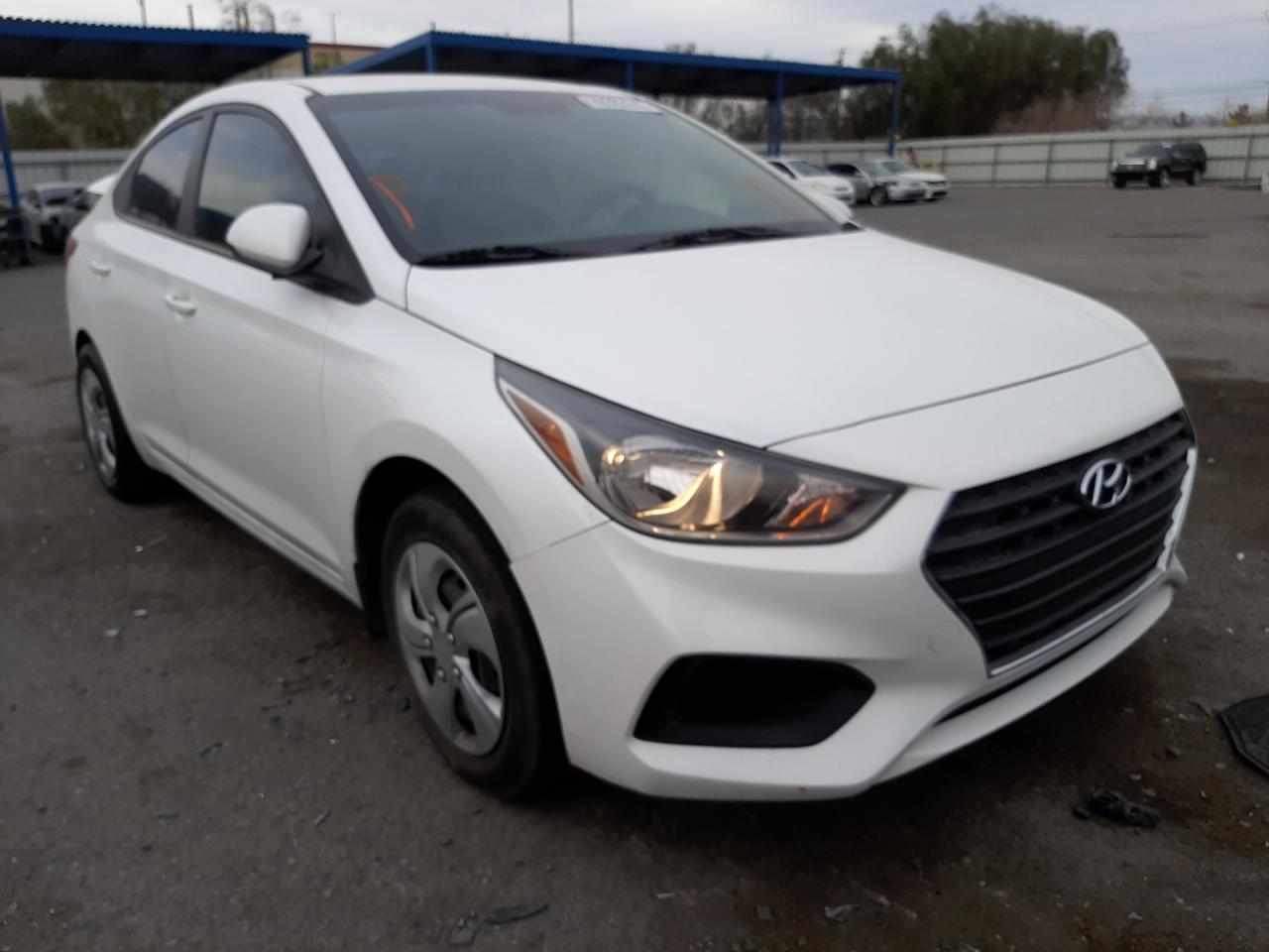 HYUNDAI ACCENT SE 2018 with VIN 3KPC24A35JE037061 - Photo from auction